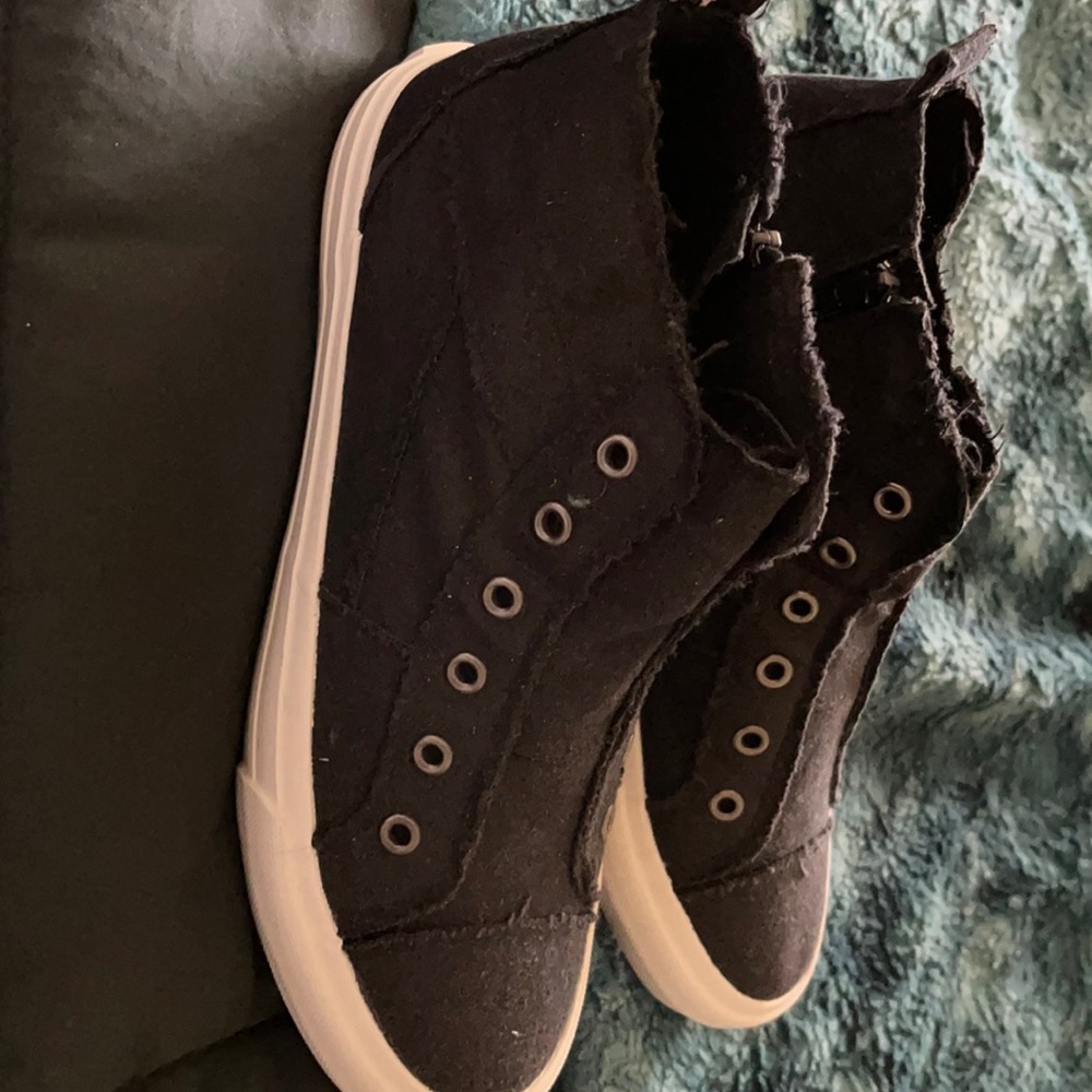 Blowfish brand black sneakers